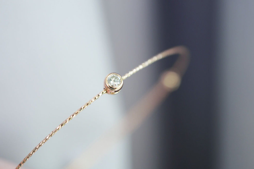 Milgrain / Le rond / Dainty Solitaire bangle