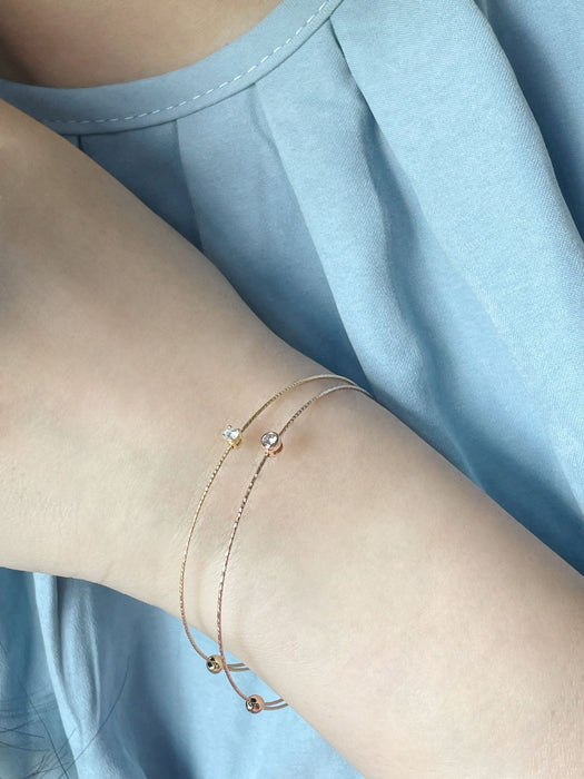 Milgrain / Le rond / Dainty Solitaire bangle