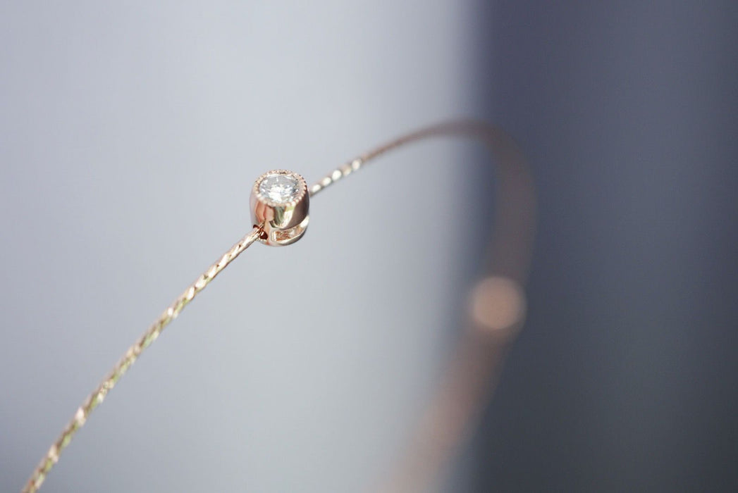 Milgrain / Le rond / Dainty Solitaire bangle